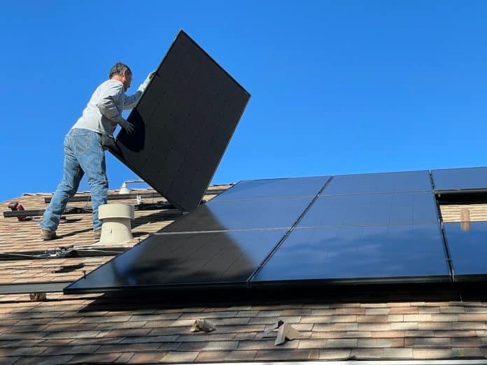 quanti pannelli solari servono per alimentare una casa