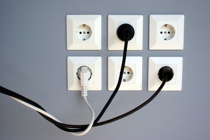 発電機 ポータブル電源 定格出力