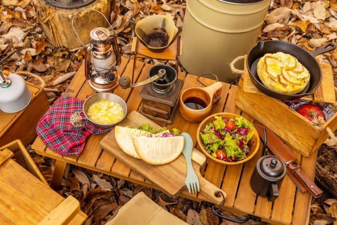 camping breakfast