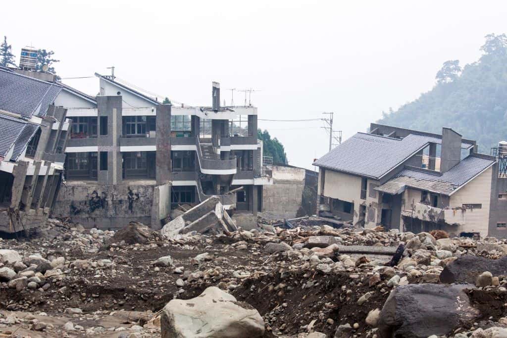 地震　避難