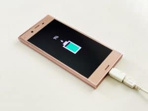 スマホの急速充電でバッテリーは劣化する？劣化防止対策やおすすめ製品解説 - EcoFlow(エコフロー)公式ブログ