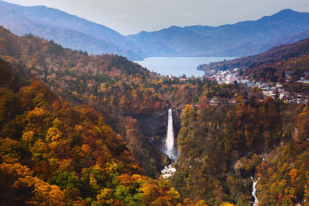 華厳の滝 紅葉