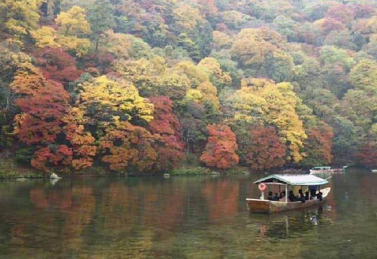 京都市｜嵐山の舟あそび