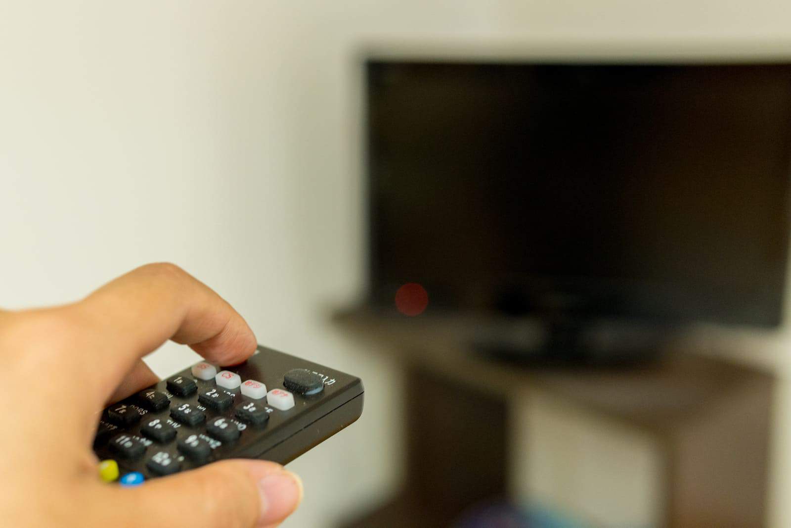 テレビの電源が入らない原因とその対処法｜故障を防ぐための対策