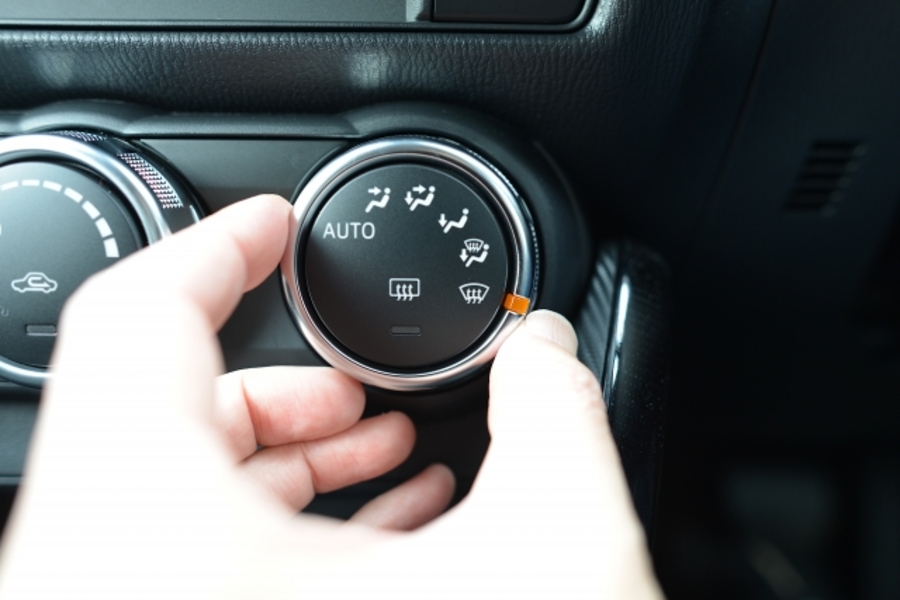 車　エアコン　つけっぱなし　解説