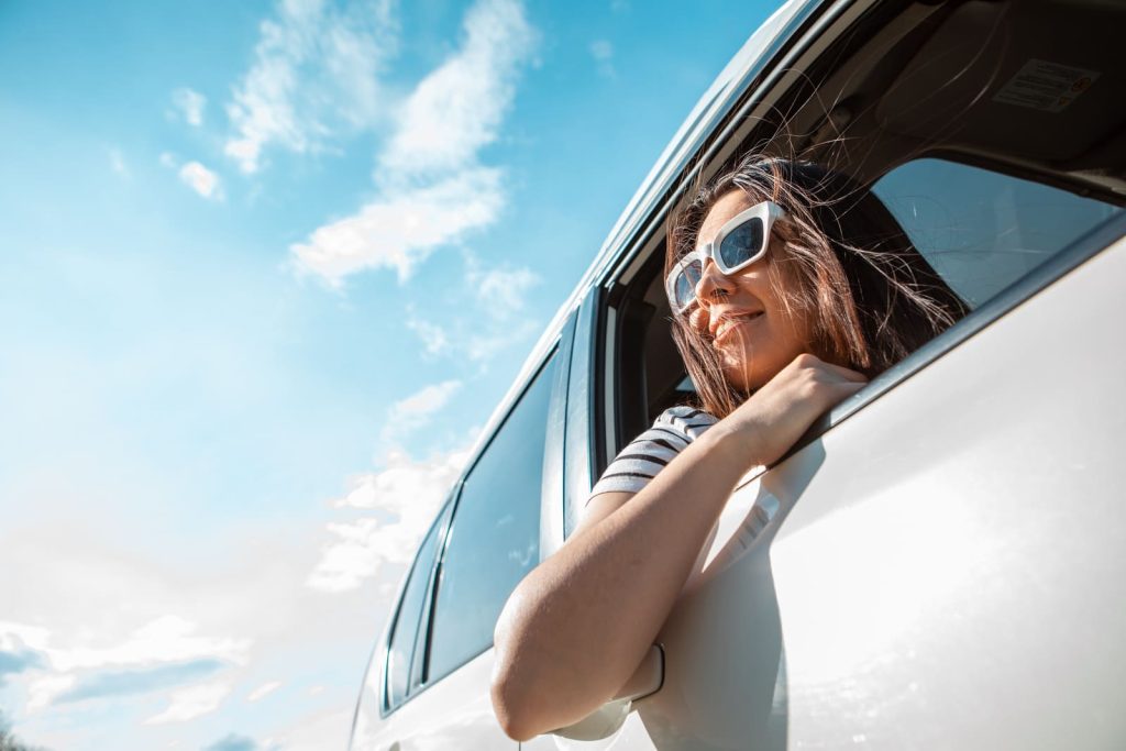 車中泊 夏 エアコン