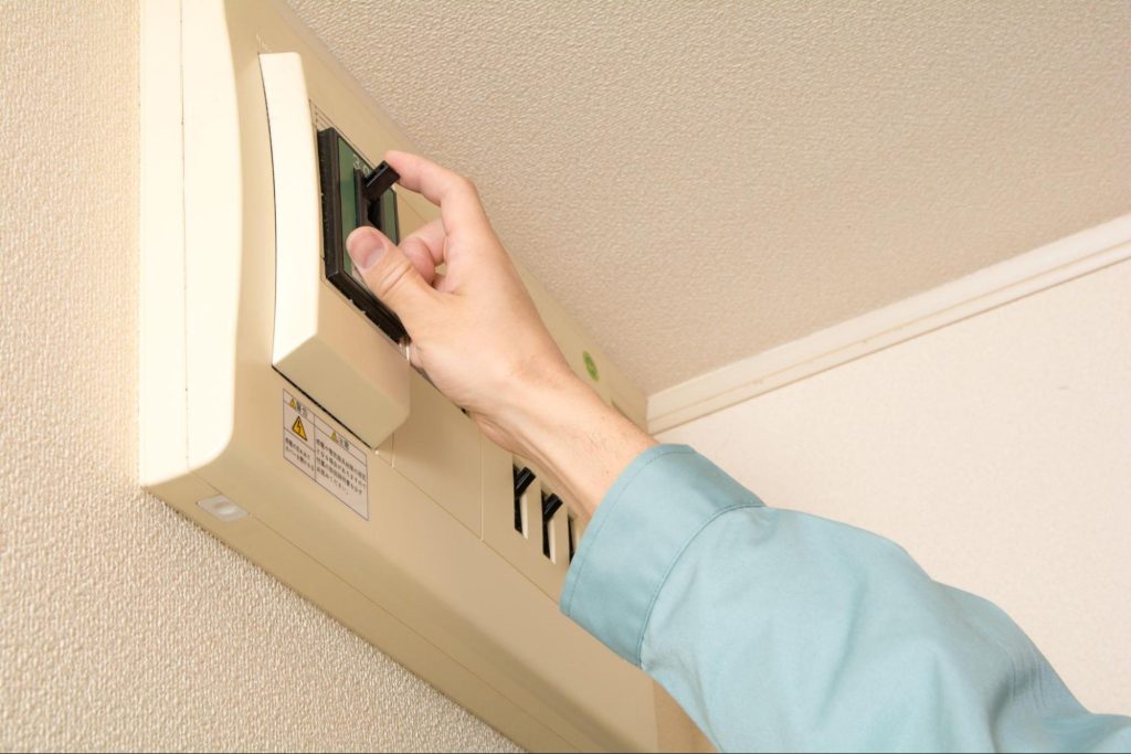 急速充電 ブレーカー 落ちる 防ぐ