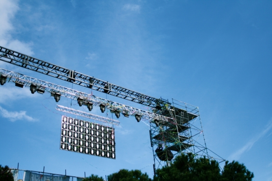 夏 フェス 持つ アイテム