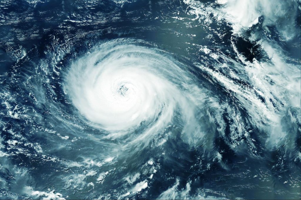 台風　回転　進行方向　関係