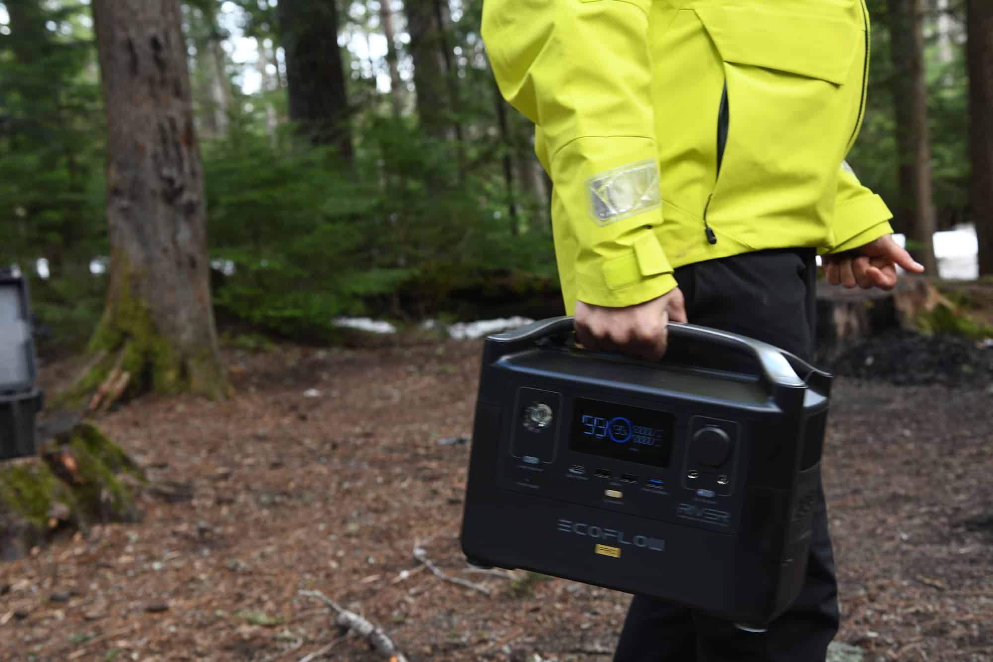 UPS (Uninterruptible Power Supply) vs. Portable Power Station