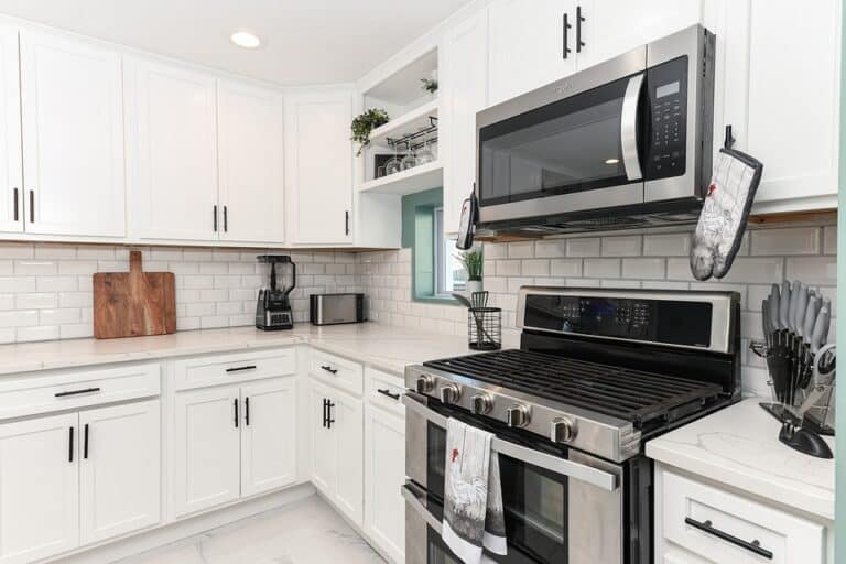 How Many Watts Does a Microwave Use? A Complete Guide