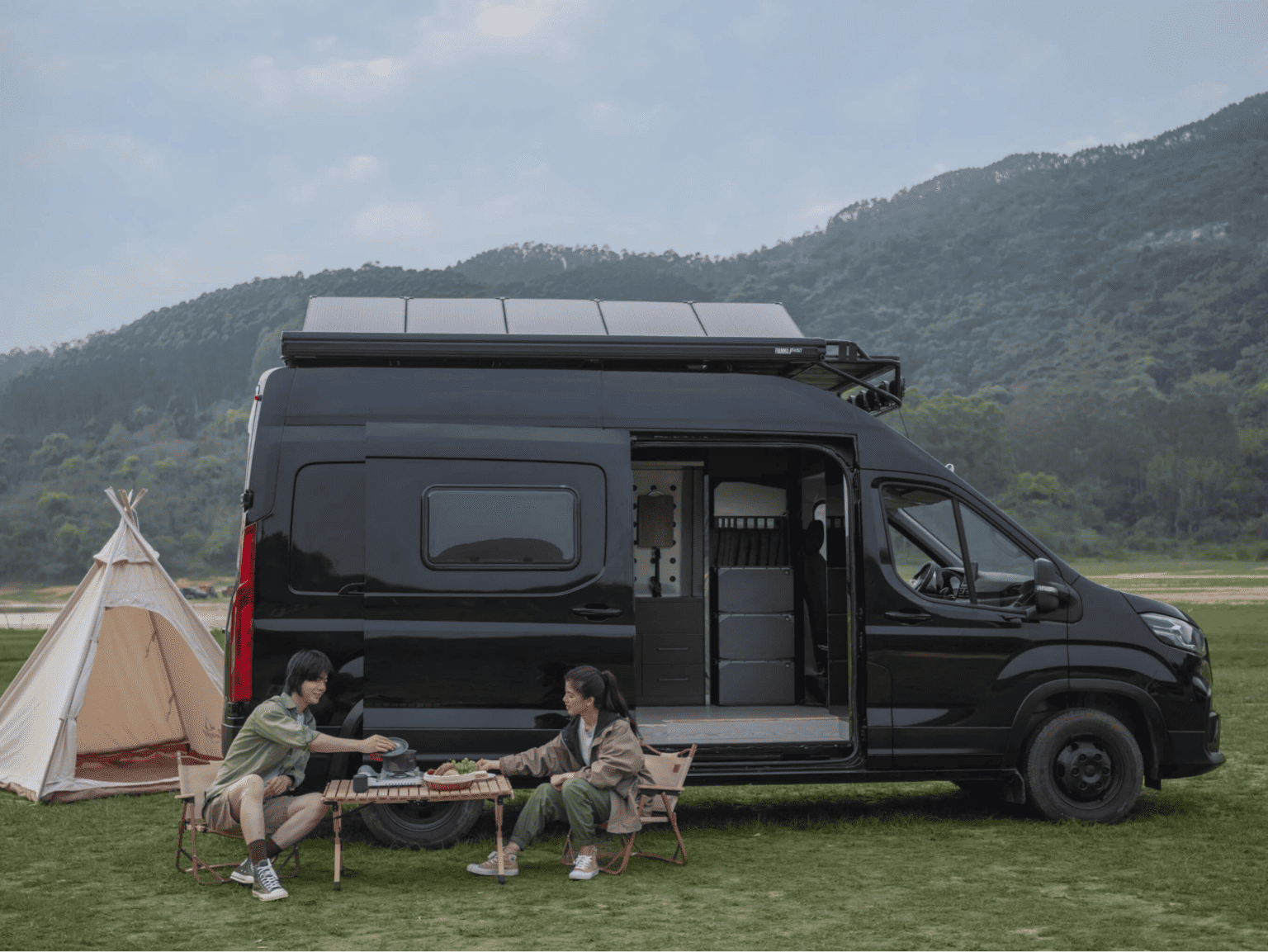 how-to-mount-flexible-solar-panels-on-an-rv-the-right-way