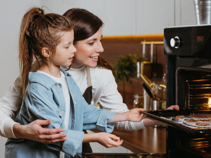 Cook delightful meals with your children using an energy-efficient toaster.